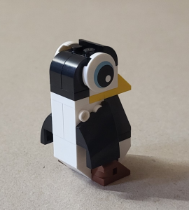 Pinguin von rechst hinten