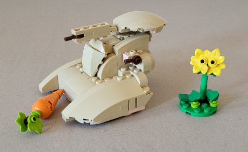 AAT mit Blume und Karotte Seitenansicht