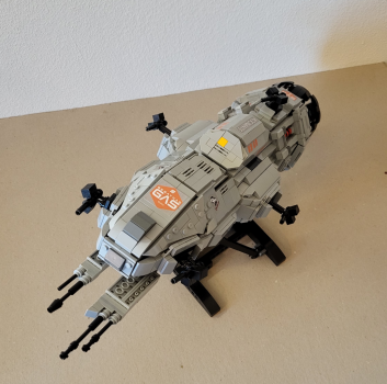 Rocinante mit Stickern von vorne